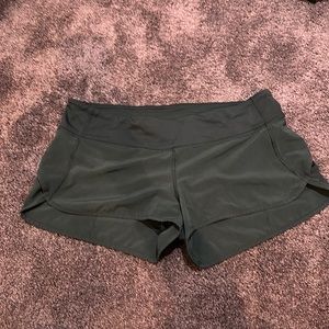 Lululemon size 10 low rise speed up lined short